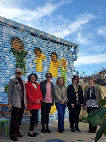 Pam Dixon and others at the Professional Fellows Program